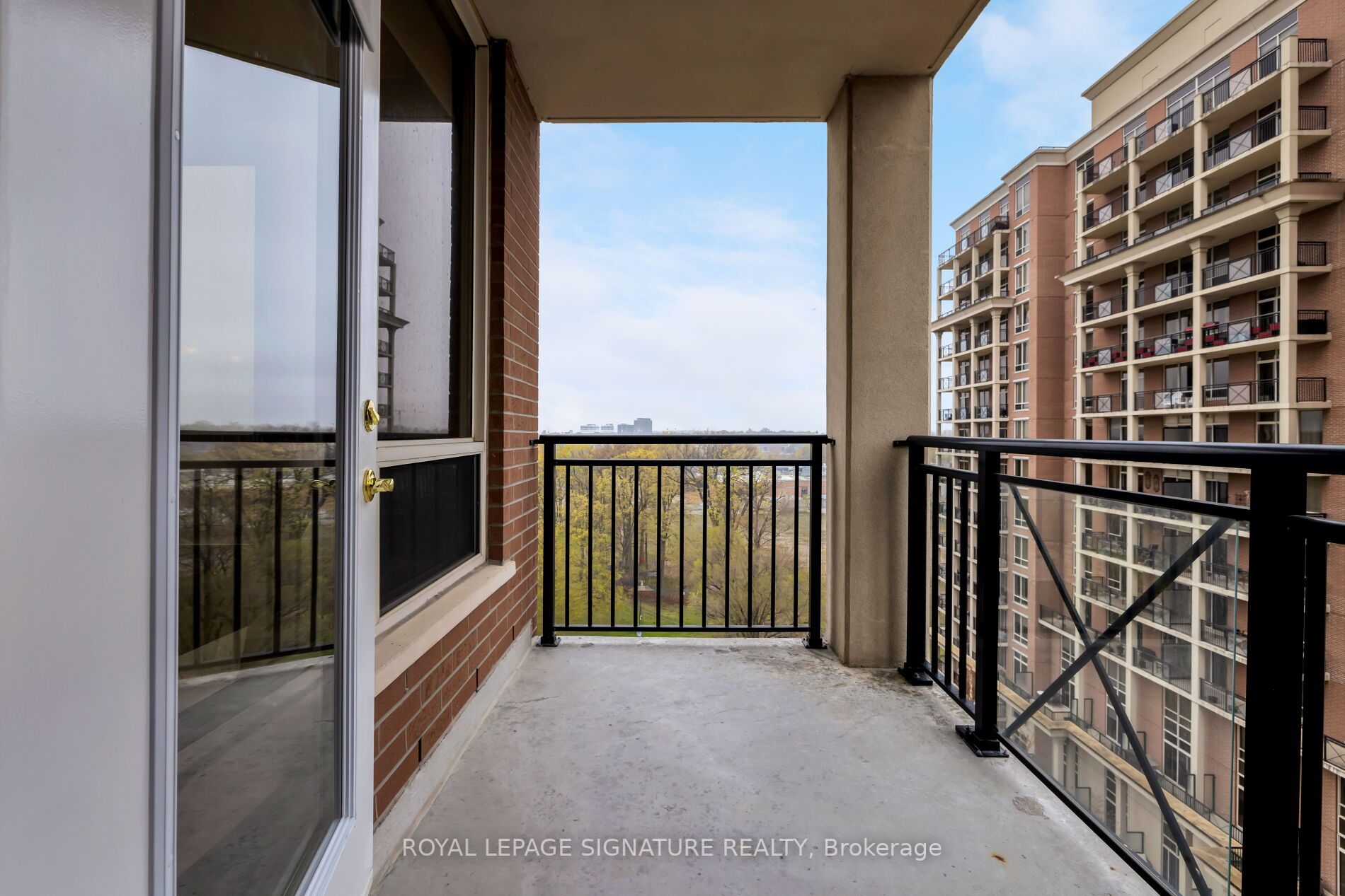 1101 Leslie St, #1006
