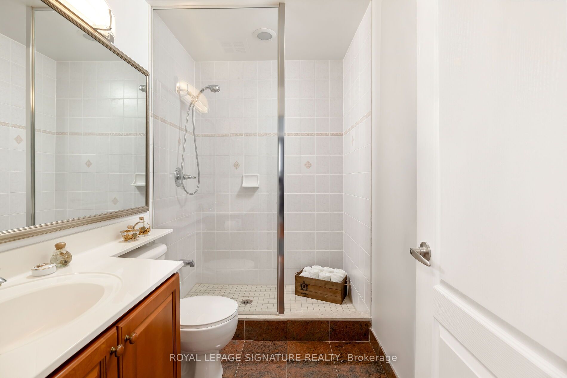 1101 Leslie St, #1006