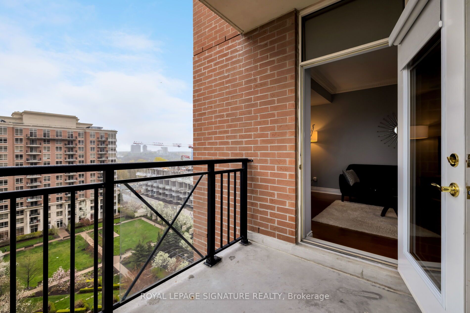 1101 Leslie St, #1006