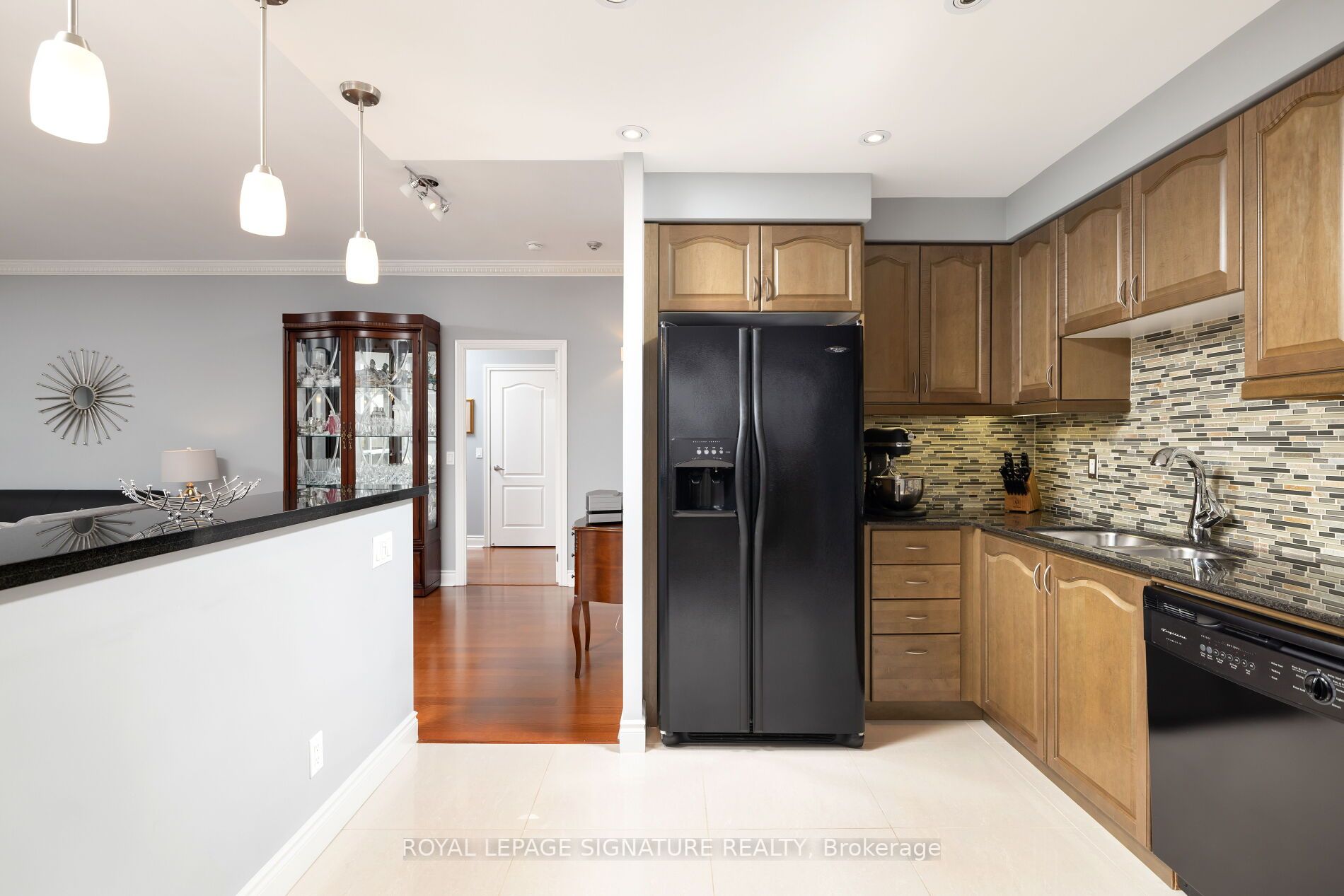 1101 Leslie St, #1006