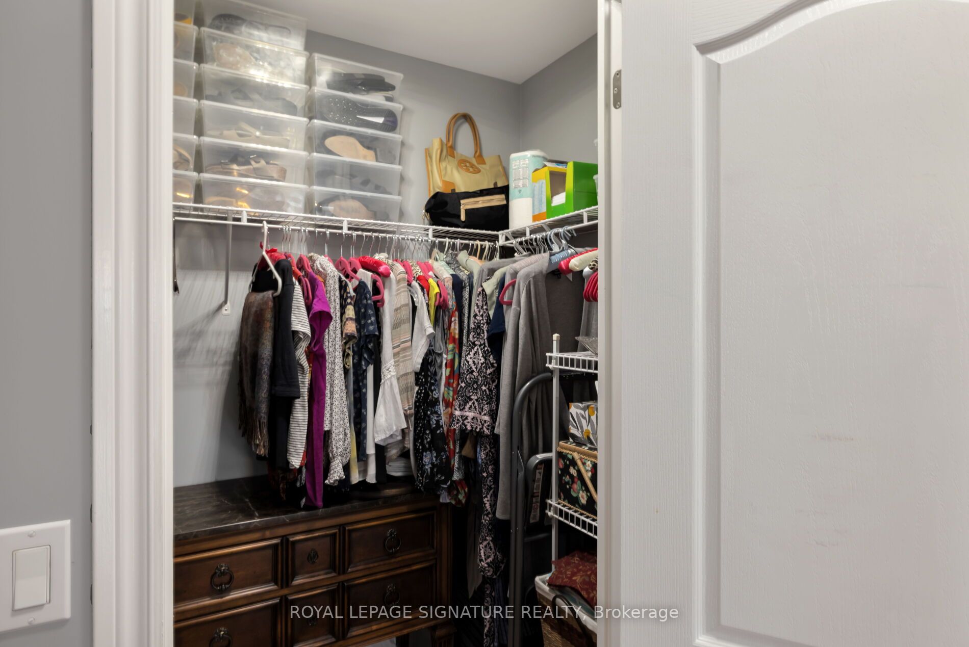 1101 Leslie St, #1006