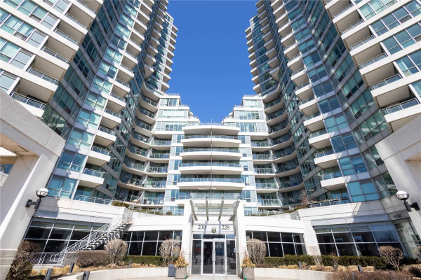 230 Queens Quay W, Toronto