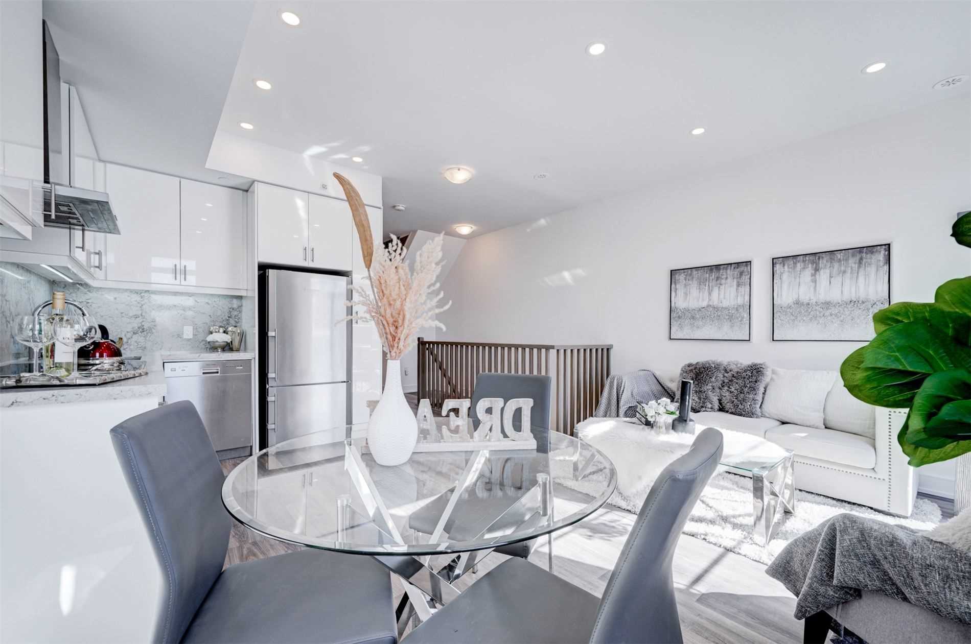 57 Finch Ave W, #41