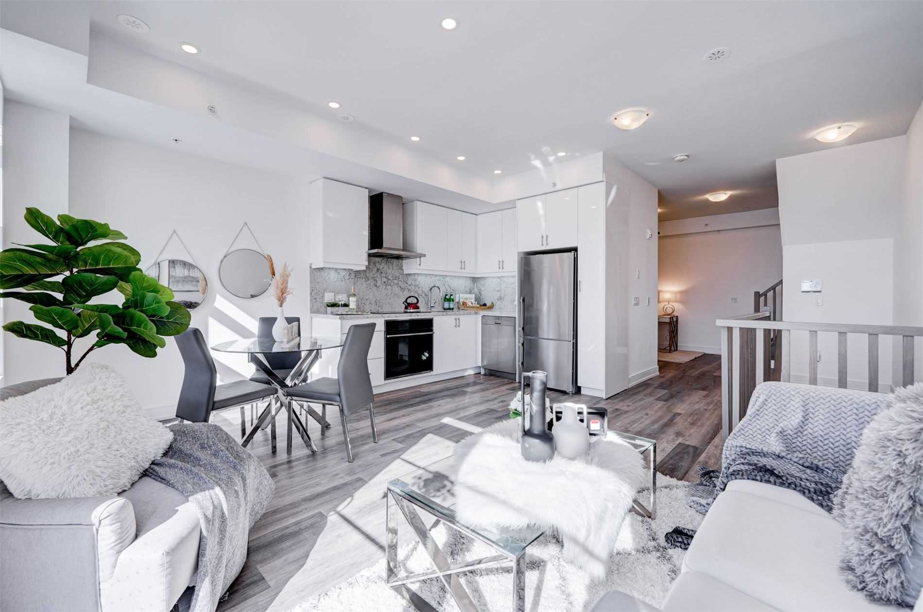 57 Finch Ave W, #41