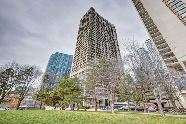 65 Harbour Sq, Toronto