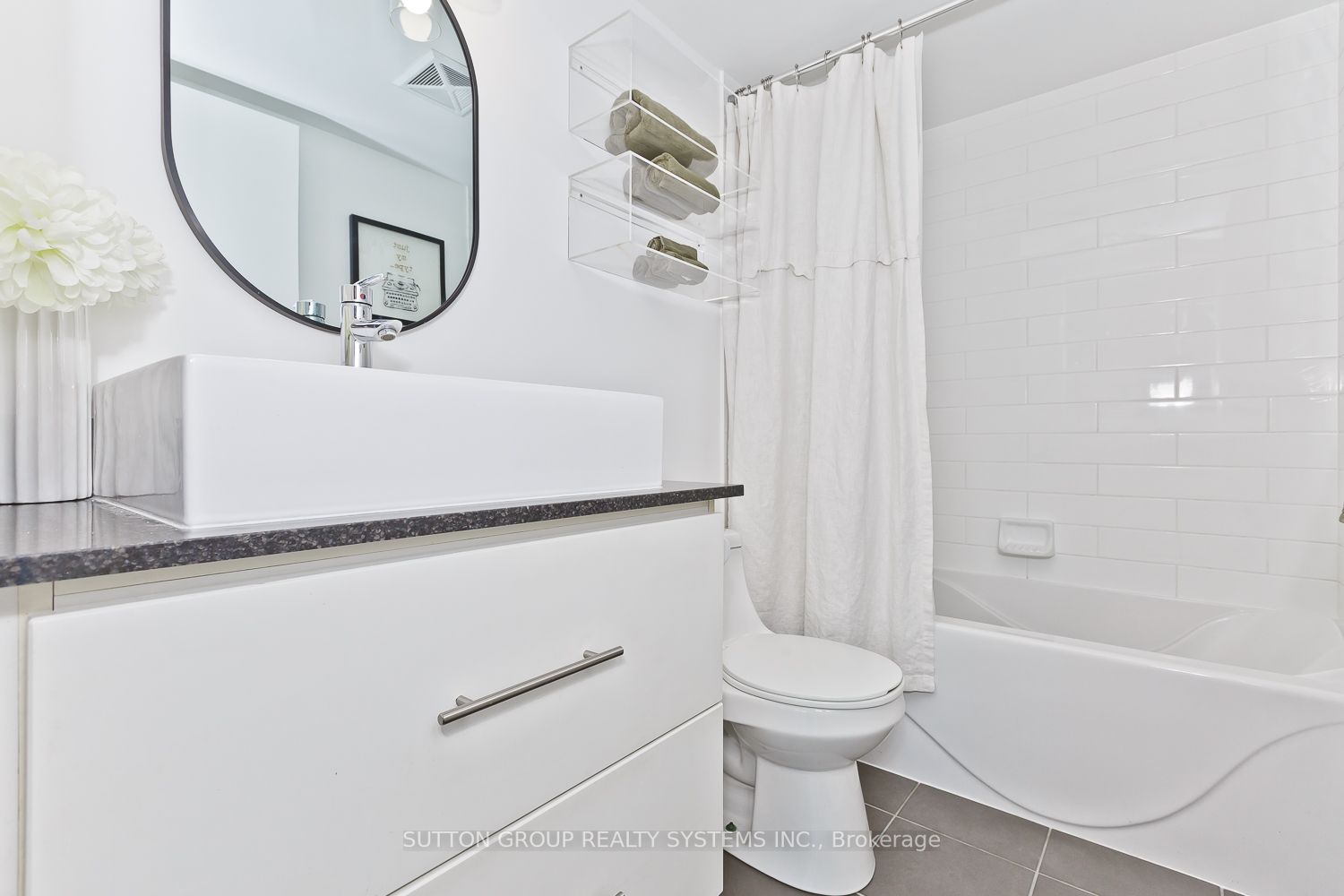 1171 Queen St W, #702
