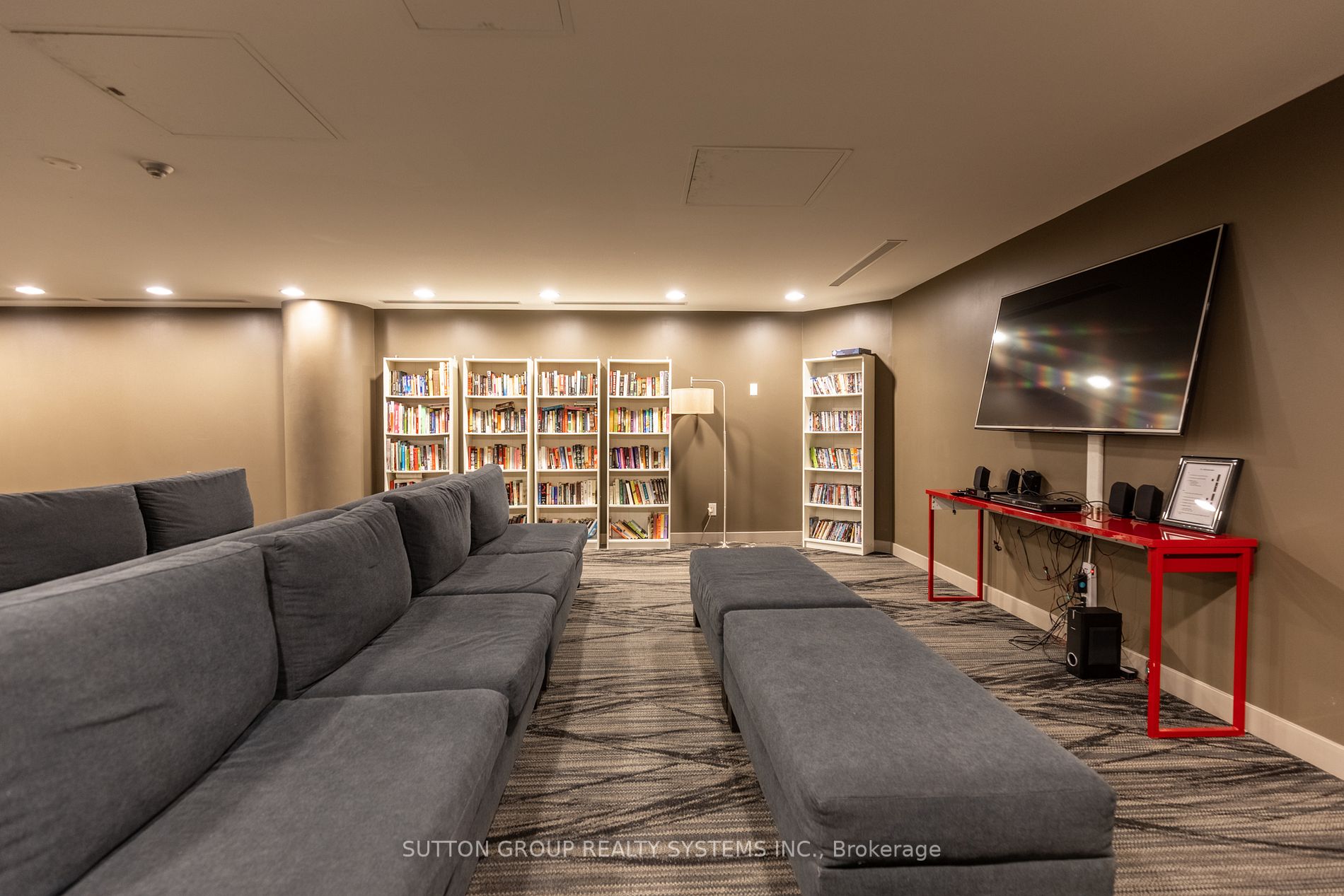 1171 Queen St W, #702