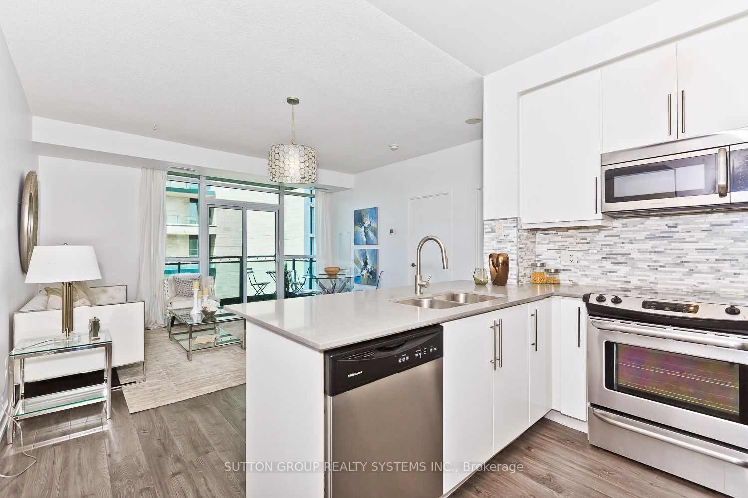 1171 Queen St W, #702