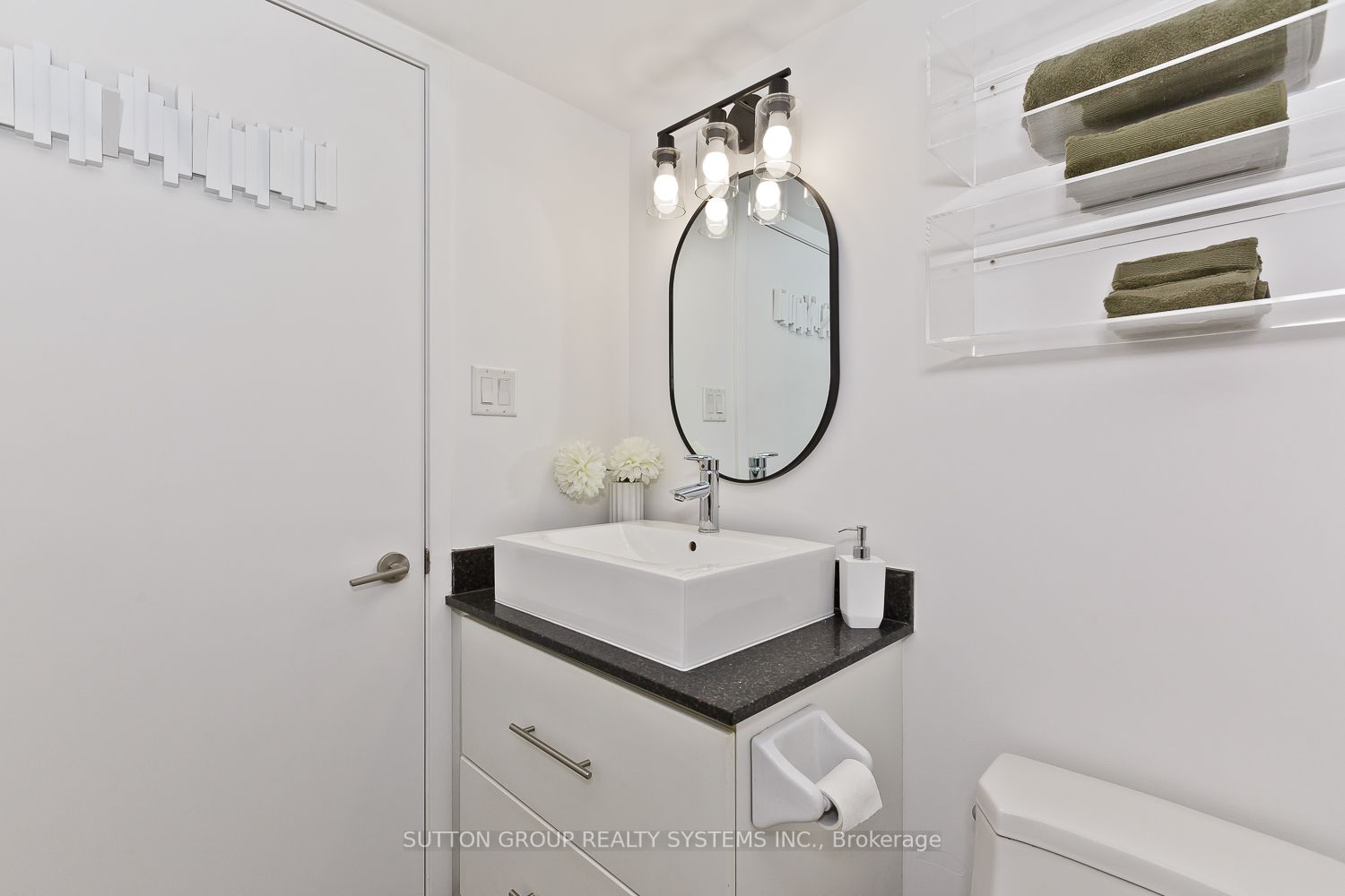 1171 Queen St W, #702