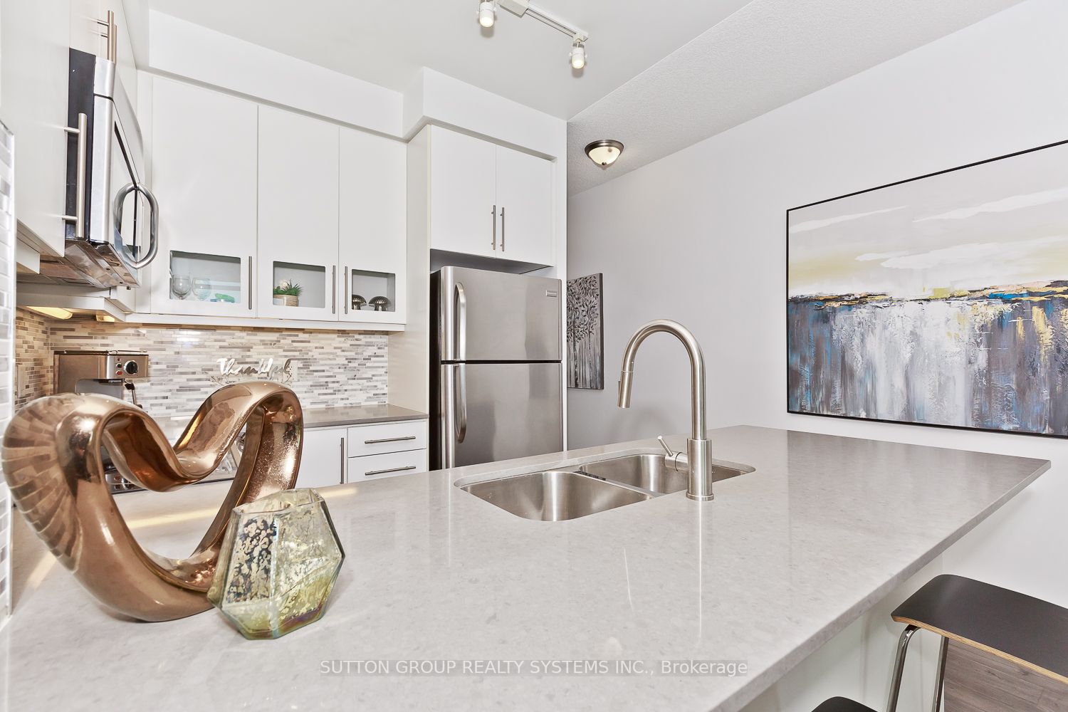 1171 Queen St W, #702