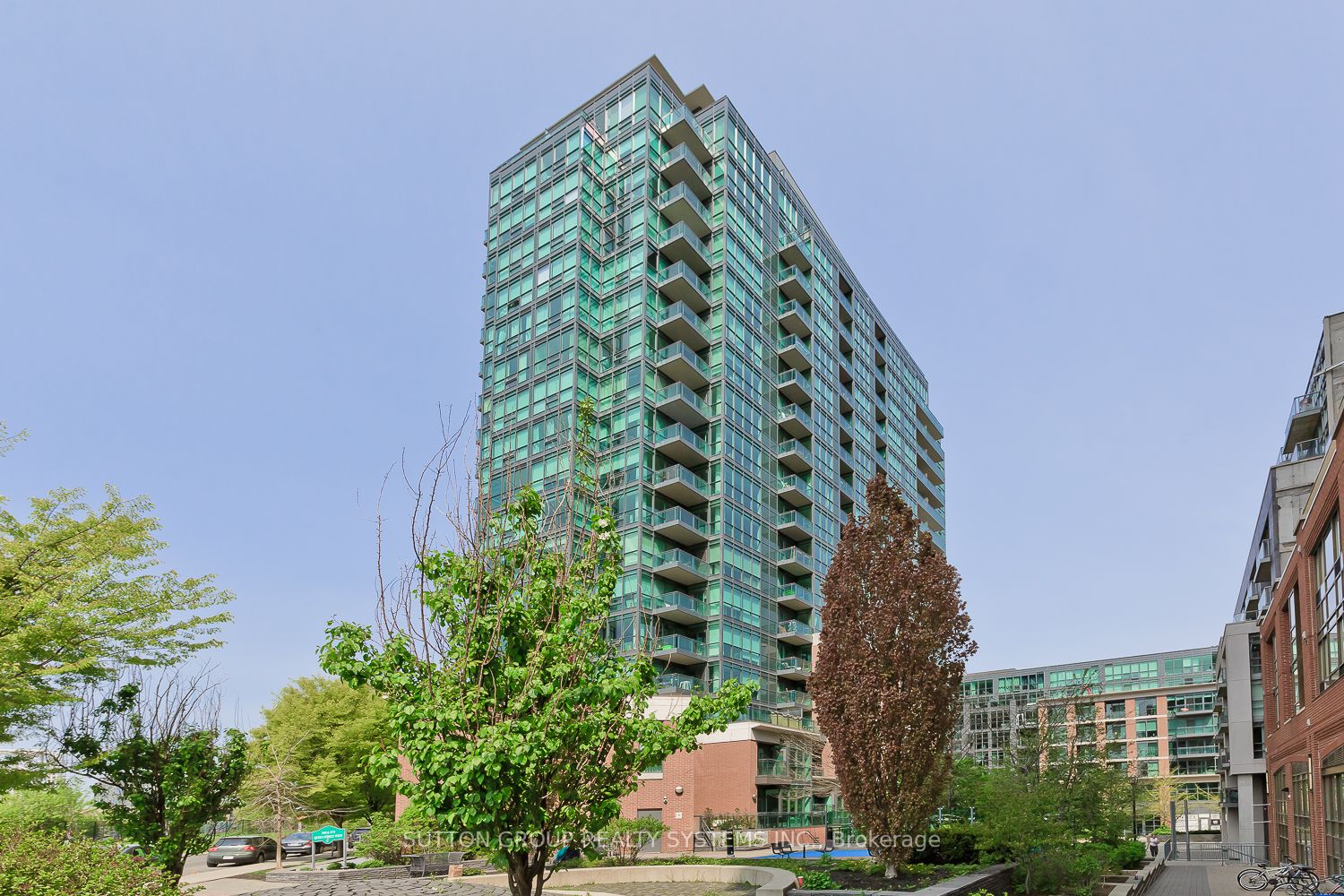 1171 Queen St W, #702