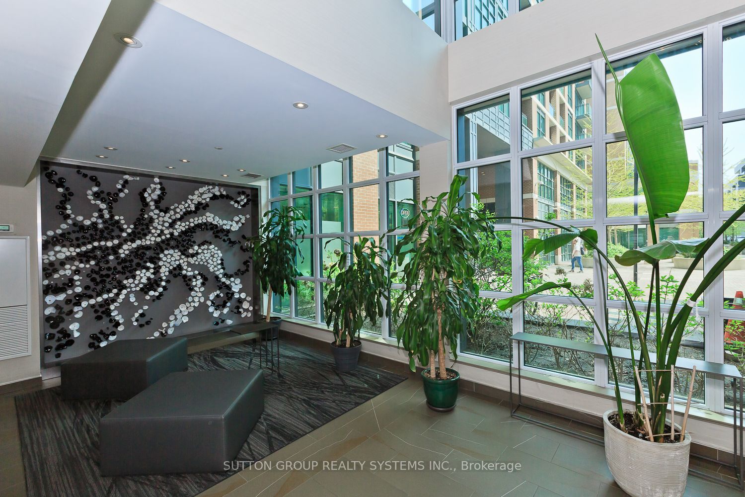 1171 Queen St W, #702