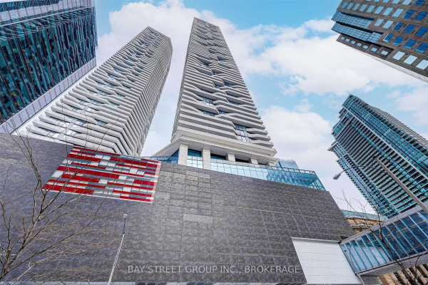 88 Harbour St, Toronto