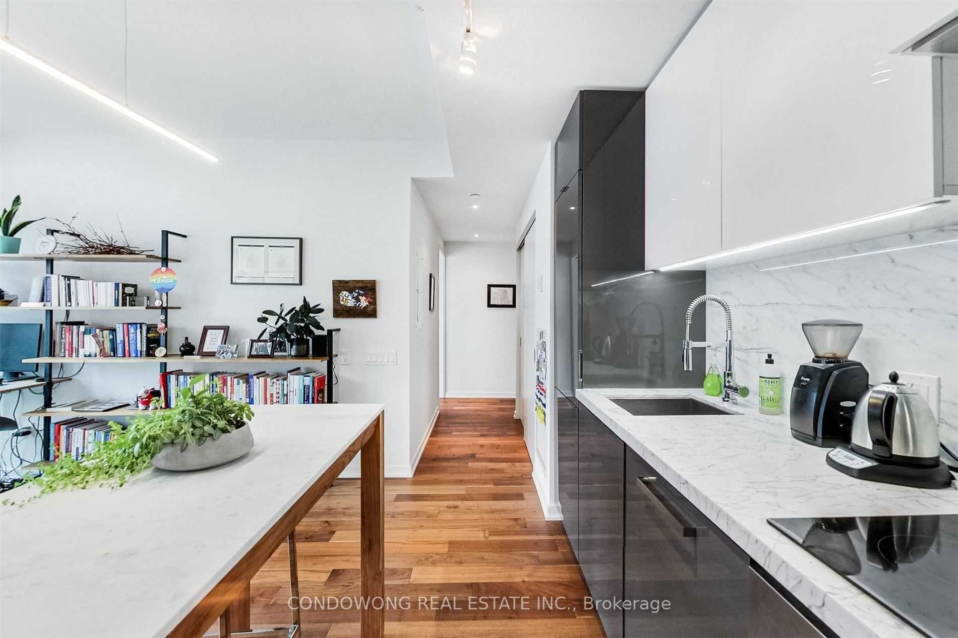 60 Colborne St, #1701