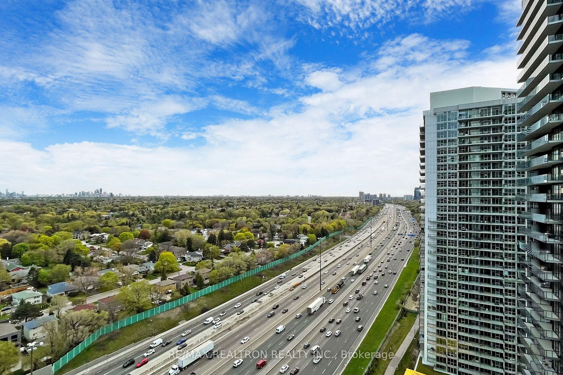 115 Mcmahon Drive, #2711