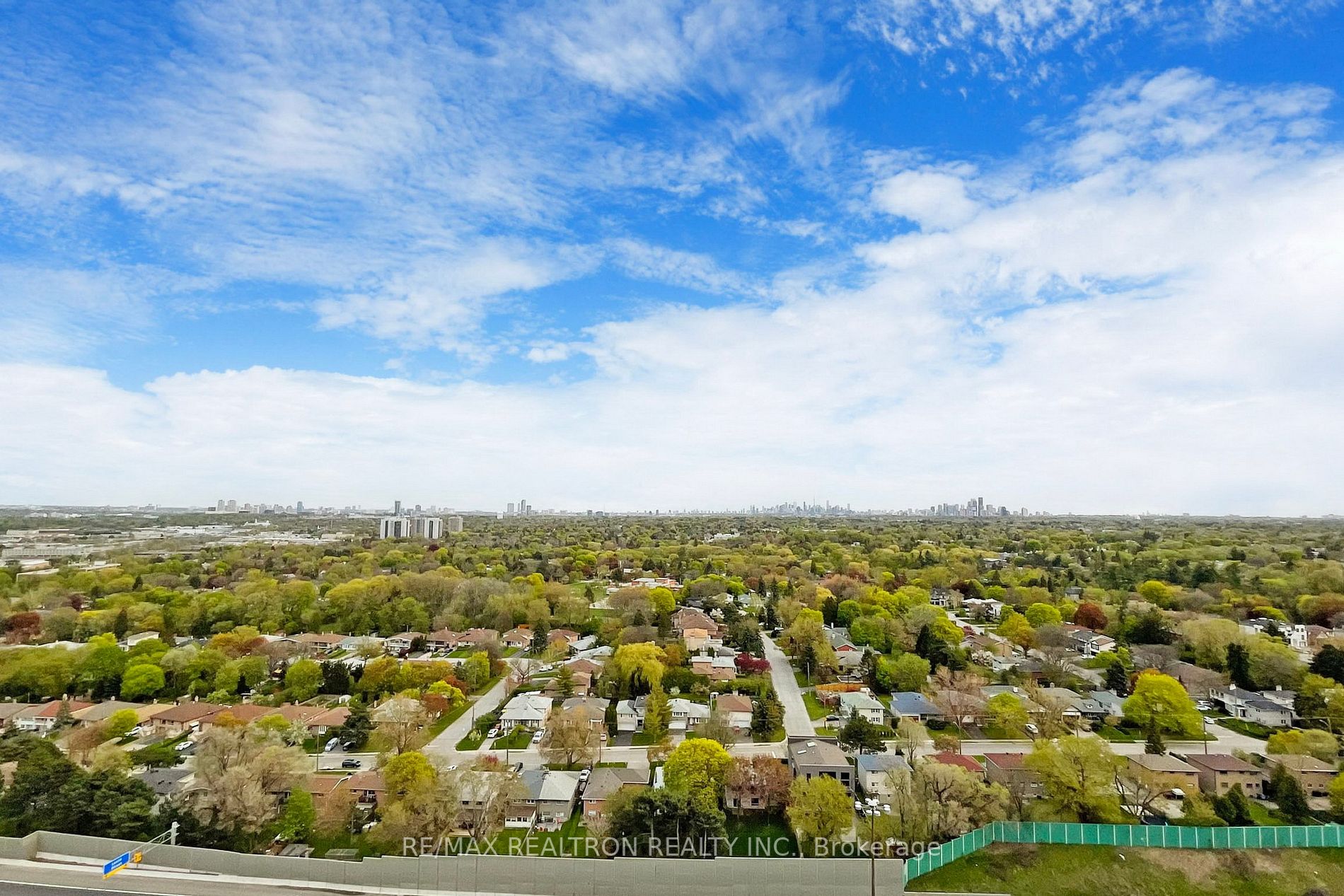 115 Mcmahon Drive, #2711
