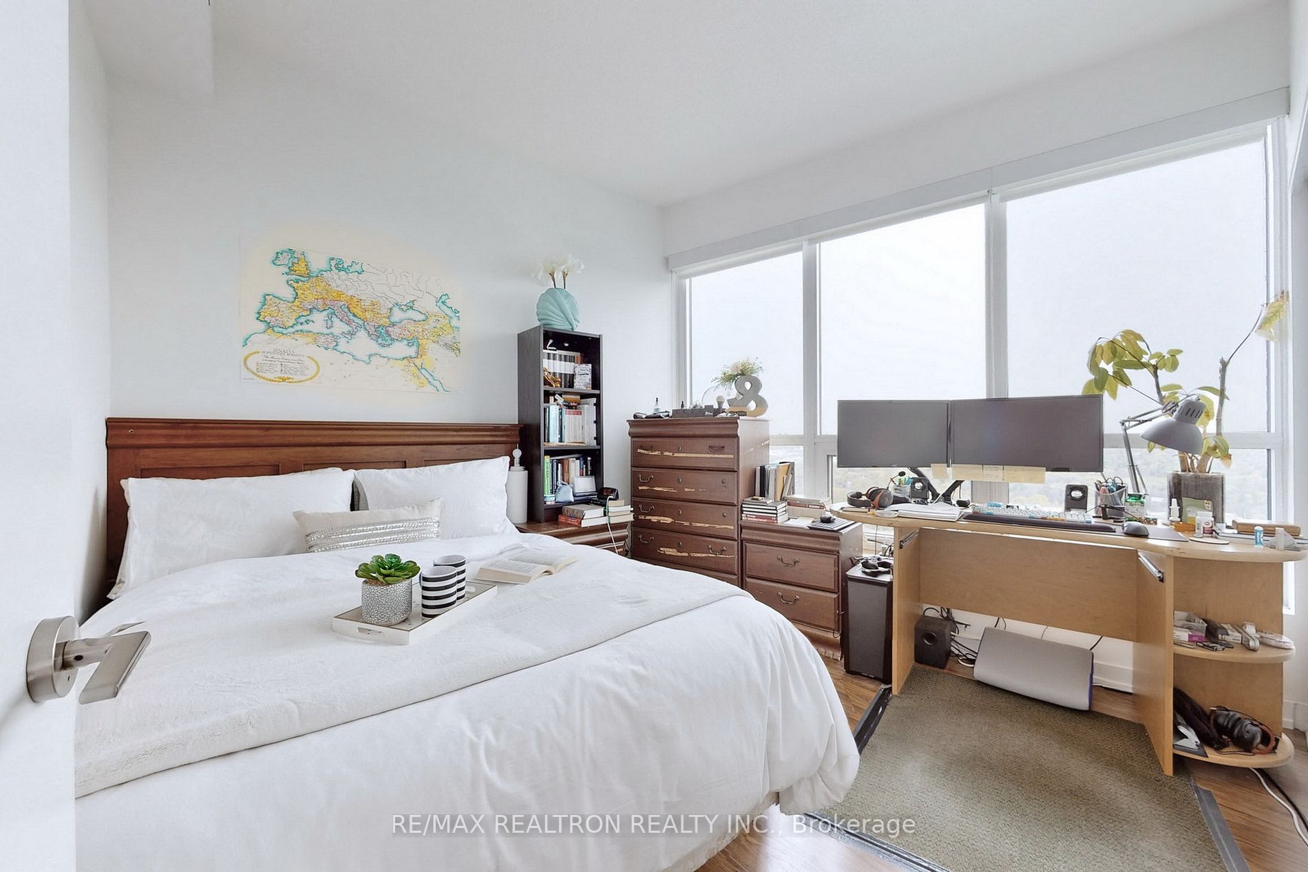 115 Mcmahon Drive, #2711
