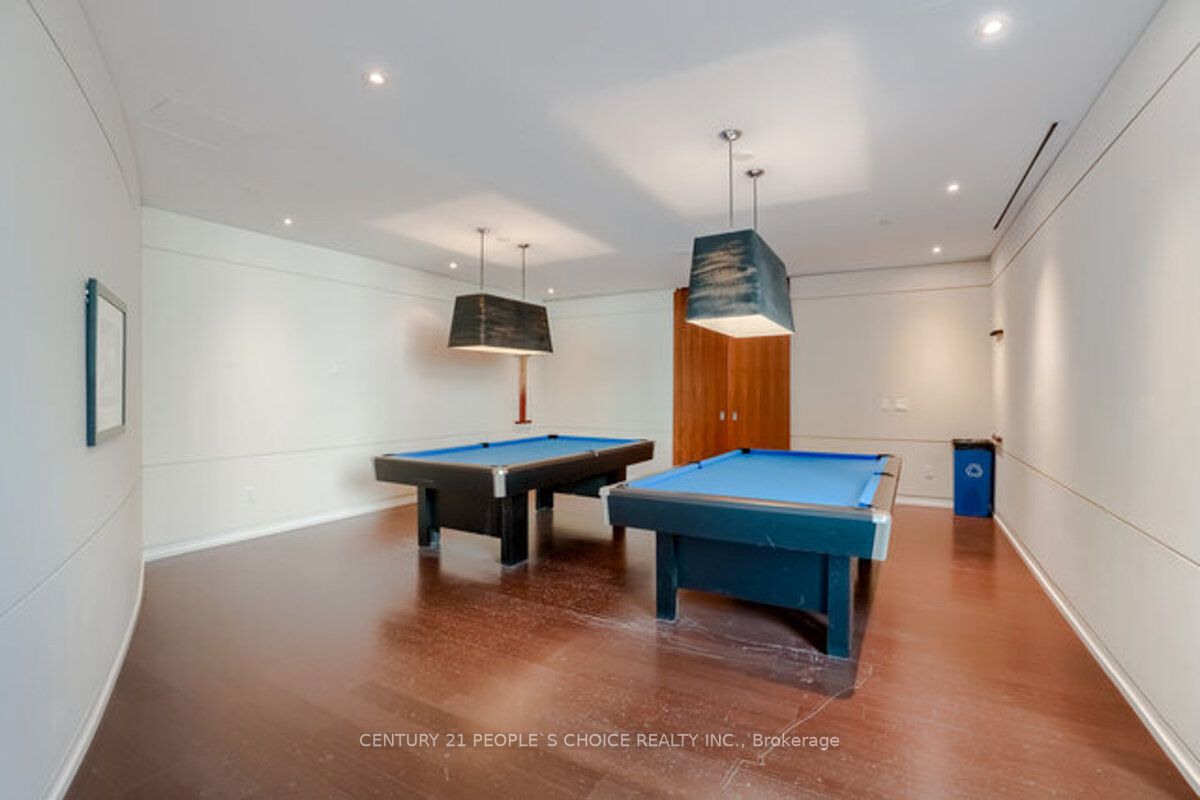 2191 Yonge St, #902
