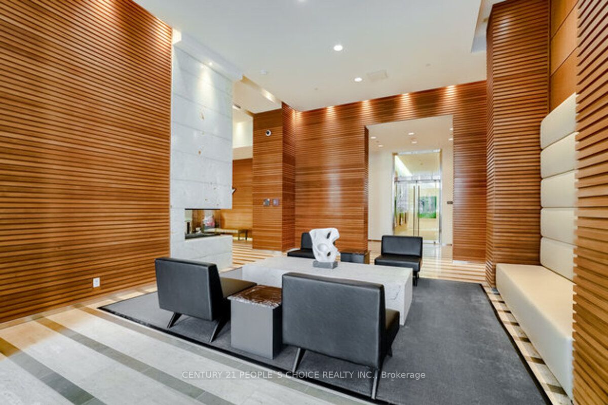 2191 Yonge St, #902