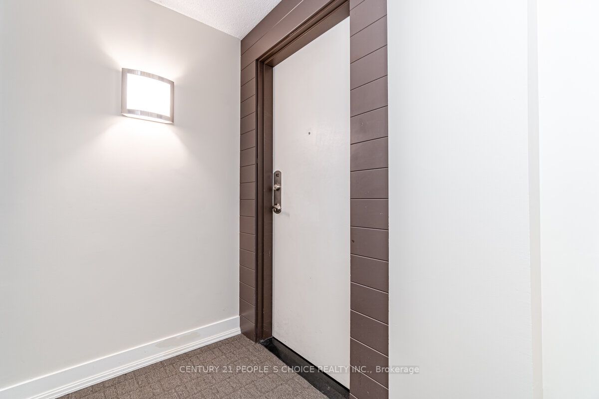 2191 Yonge St, #902