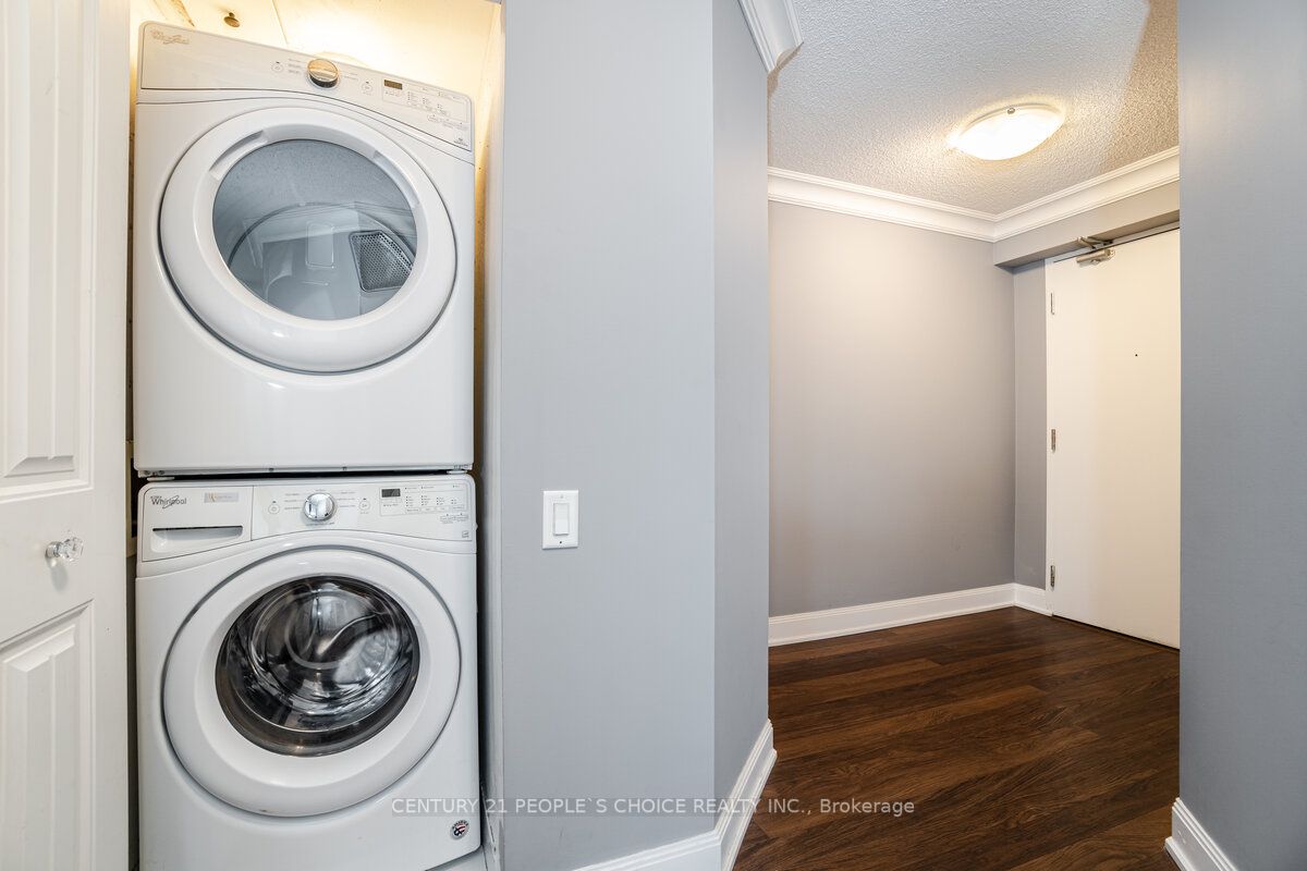2191 Yonge St, #902