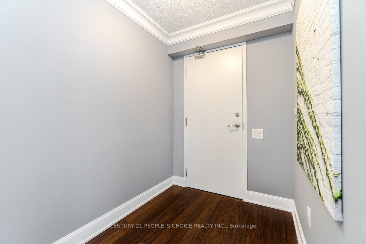 2191 Yonge St, #902