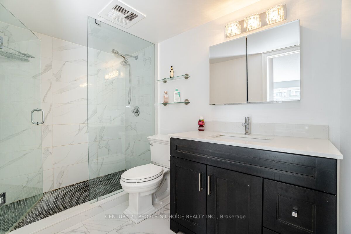 2191 Yonge St, #902