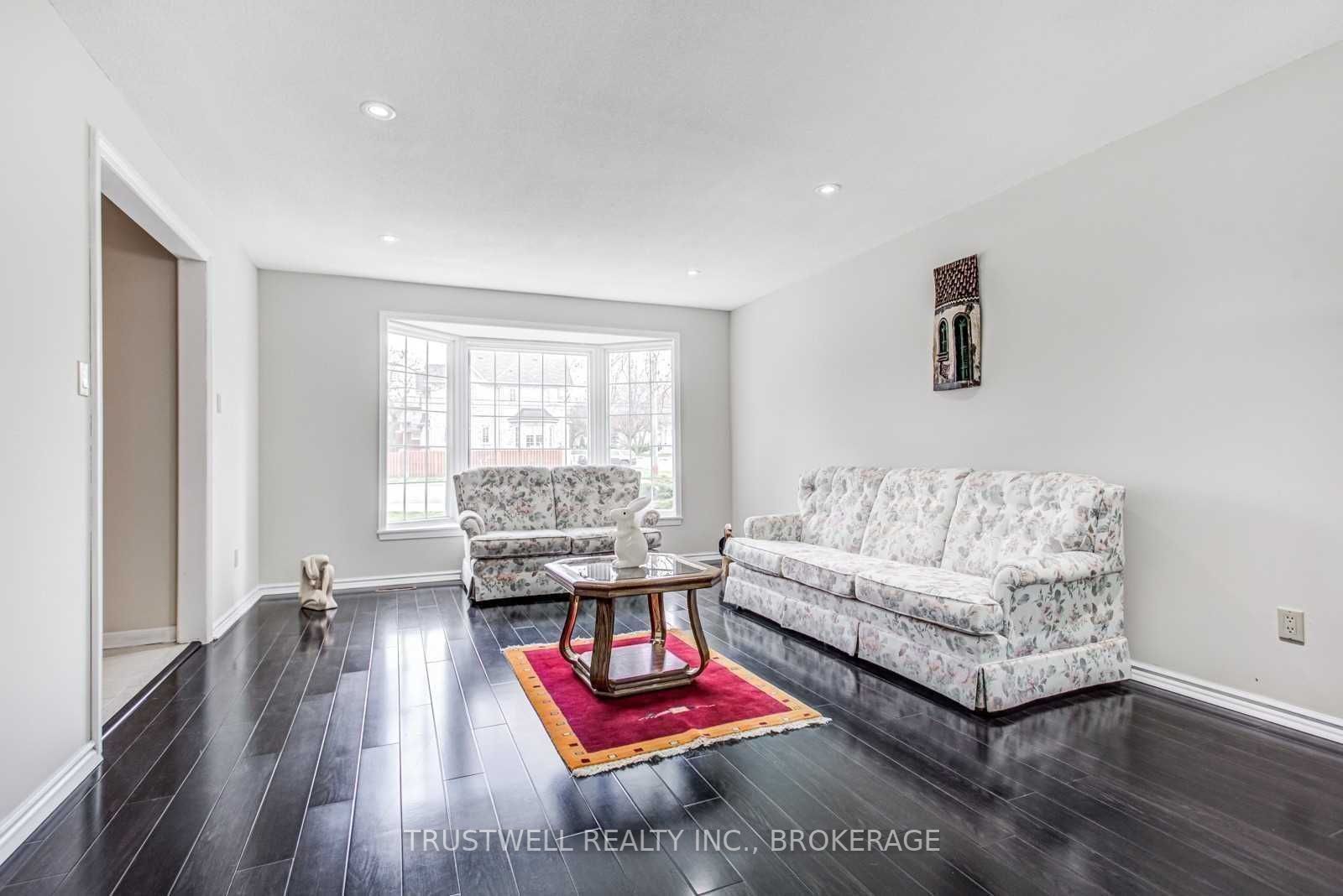 3161 Bayview Ave
