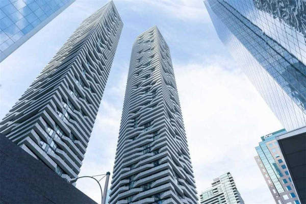 88 Harbour St, Toronto