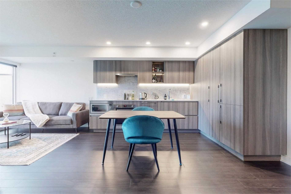 19 Bathurst St, Toronto