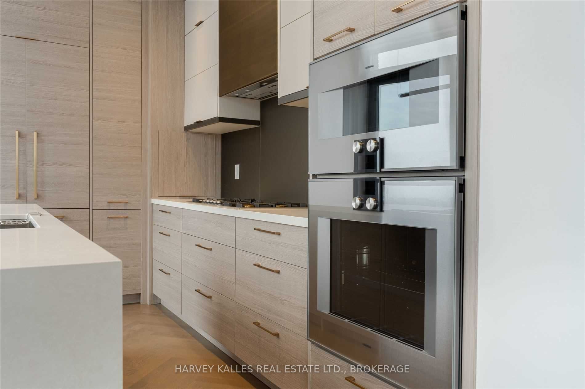 215 Lonsdale Road, #1707