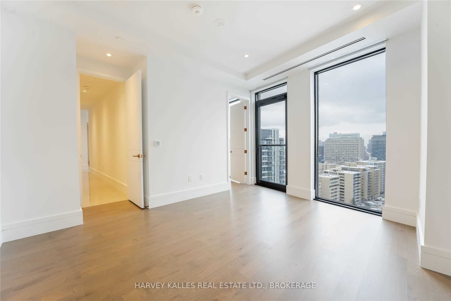 215 Lonsdale Road, #1707