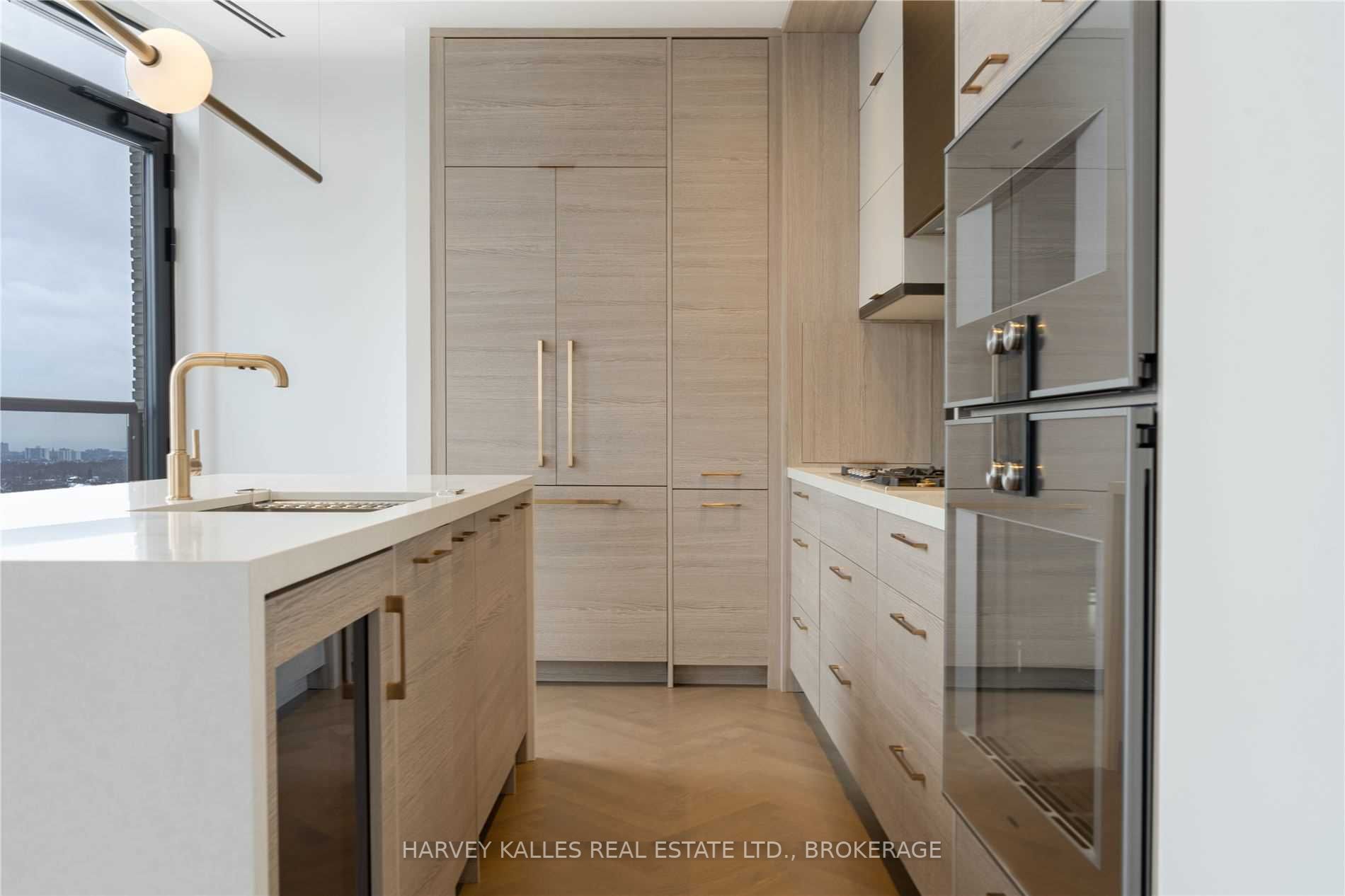 215 Lonsdale Road, #1707
