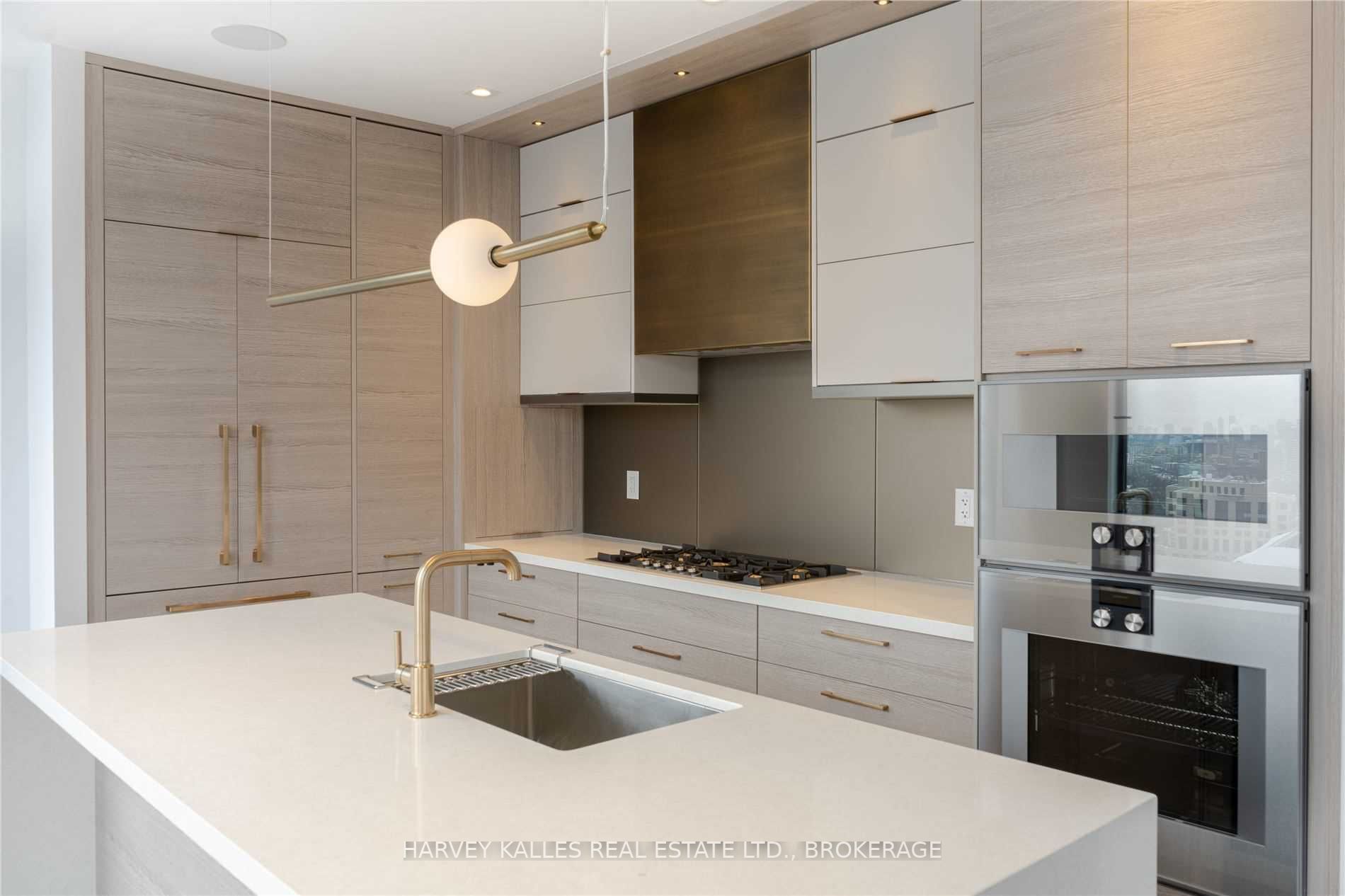 215 Lonsdale Road, #1707