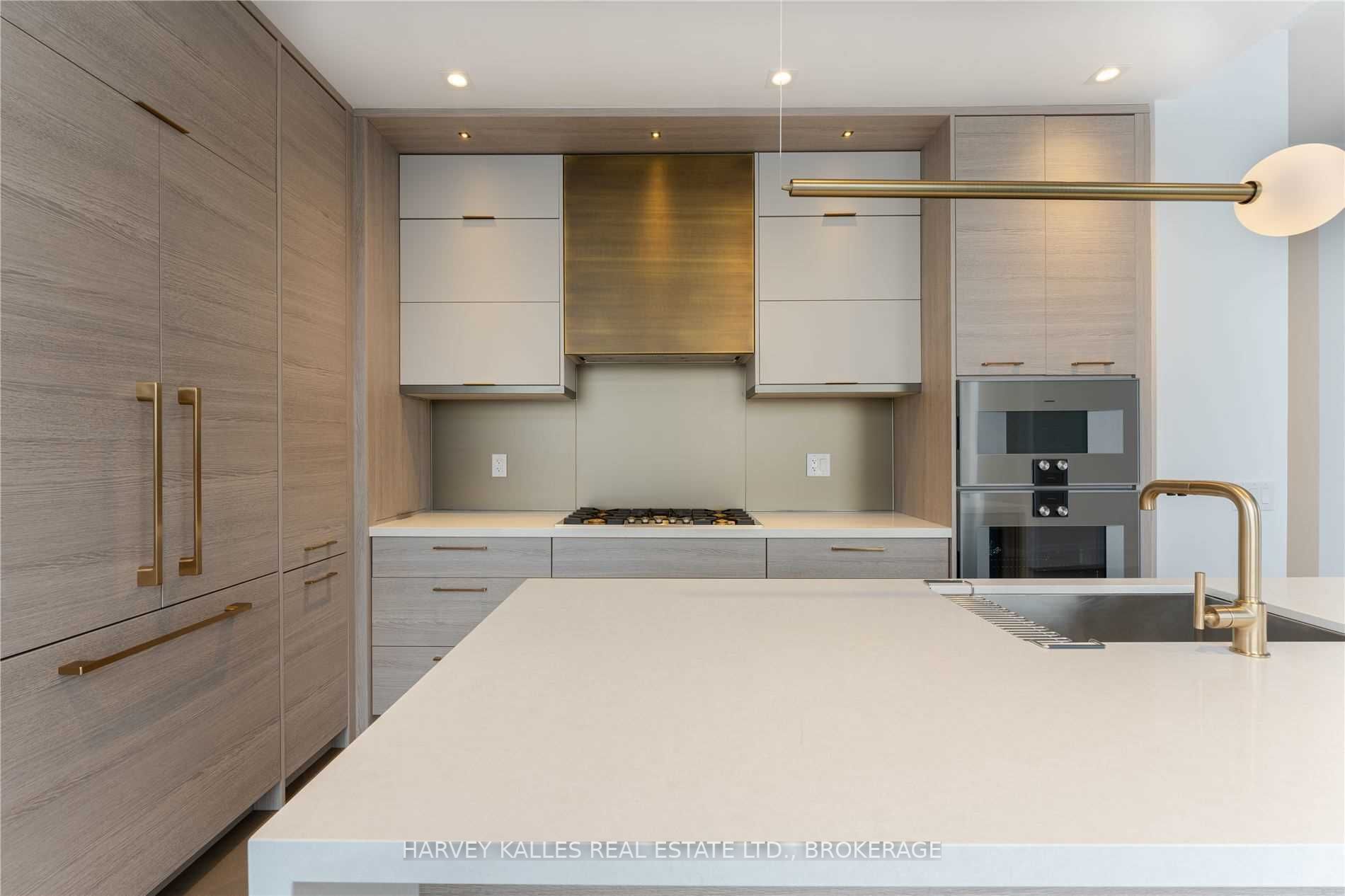 215 Lonsdale Road, #1707
