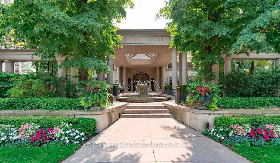 80 Harrison Garden Blvd N, #215