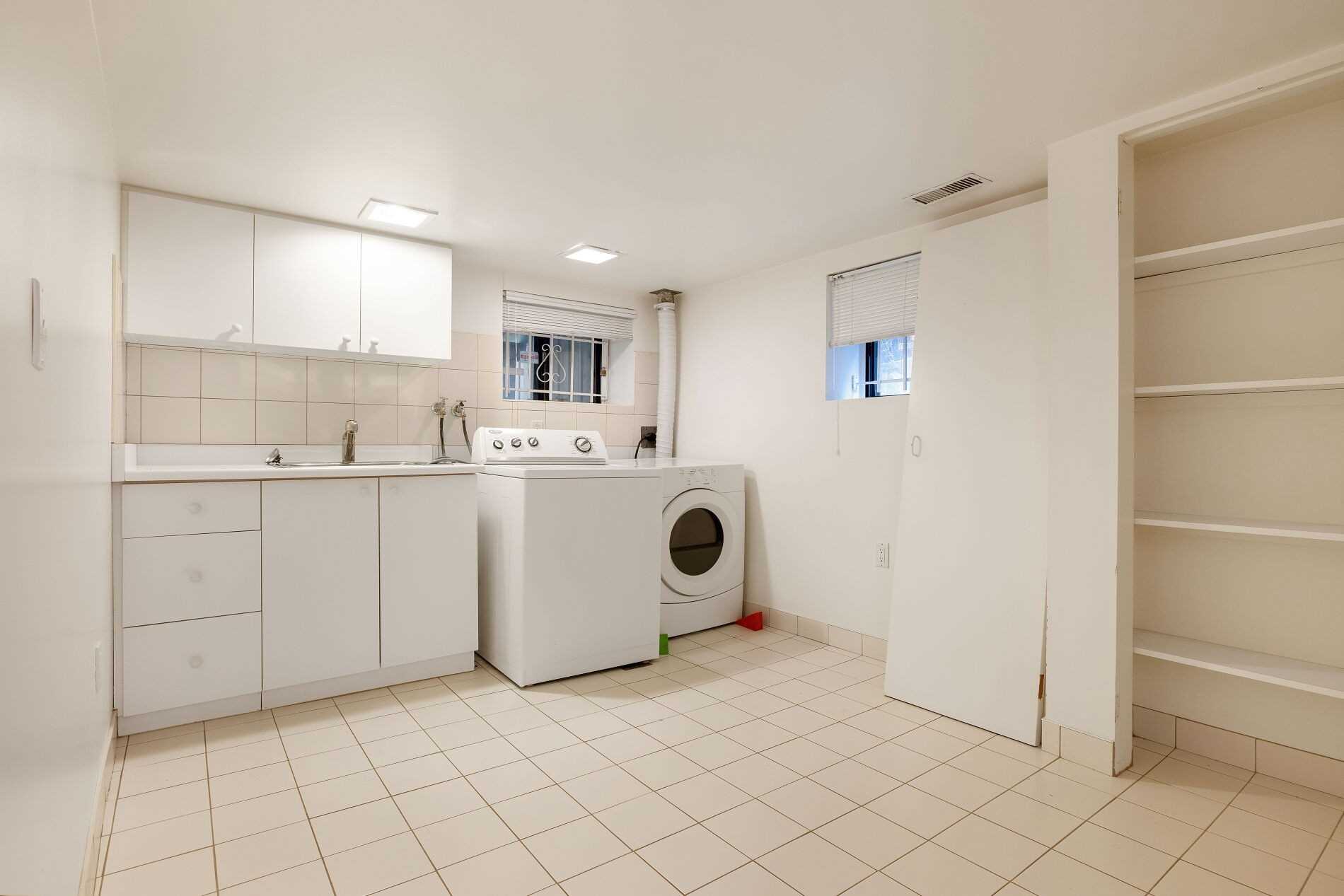 219 Lonsdale Rd