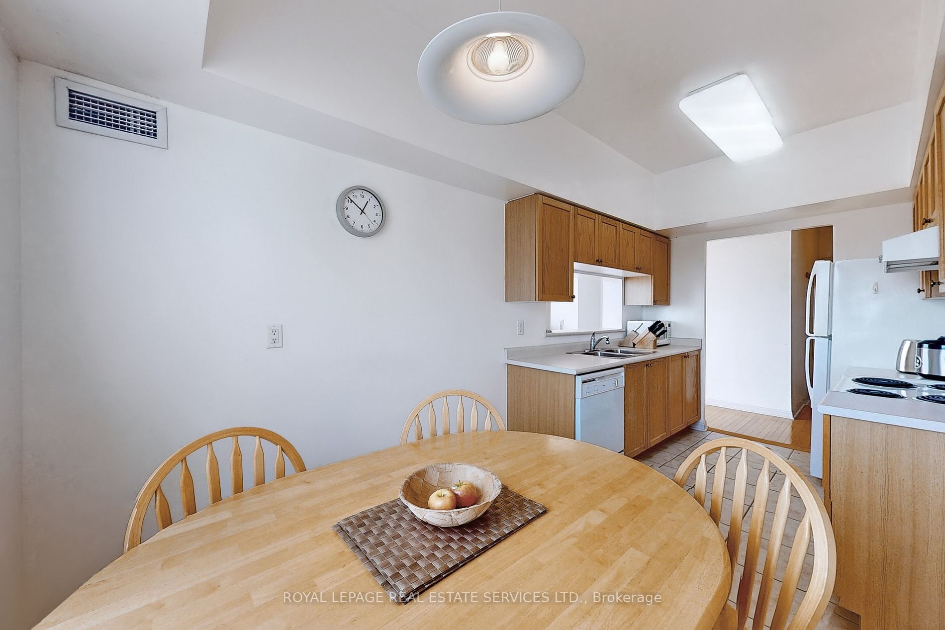 Listing C5976884 - Large Photo # 13