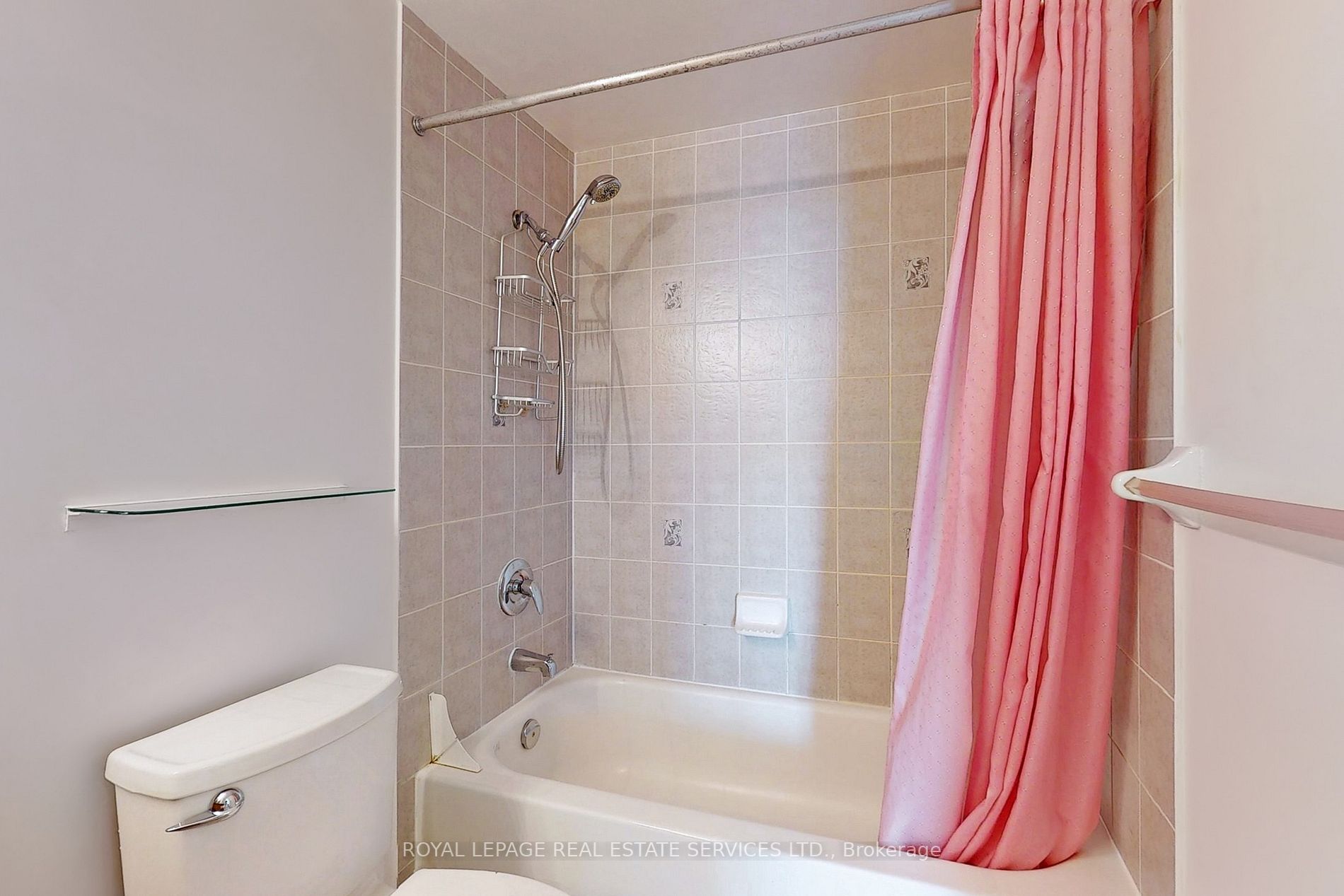 Listing C5976884 - Large Photo # 19