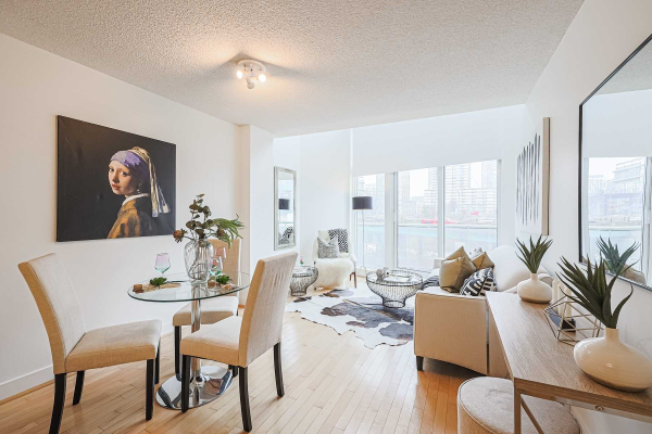 550 Queens Quay W, Toronto