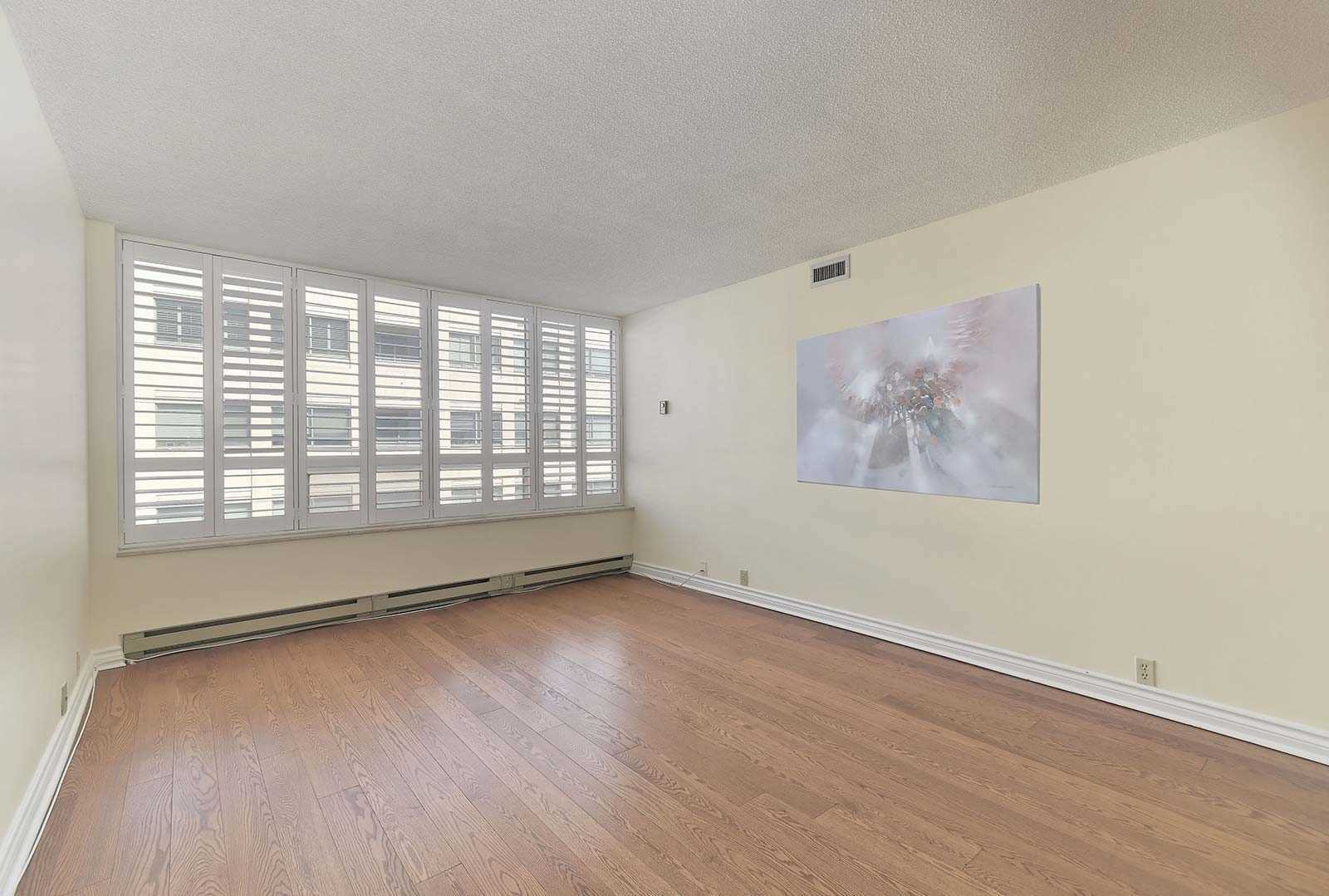 1177 Yonge St, #403
