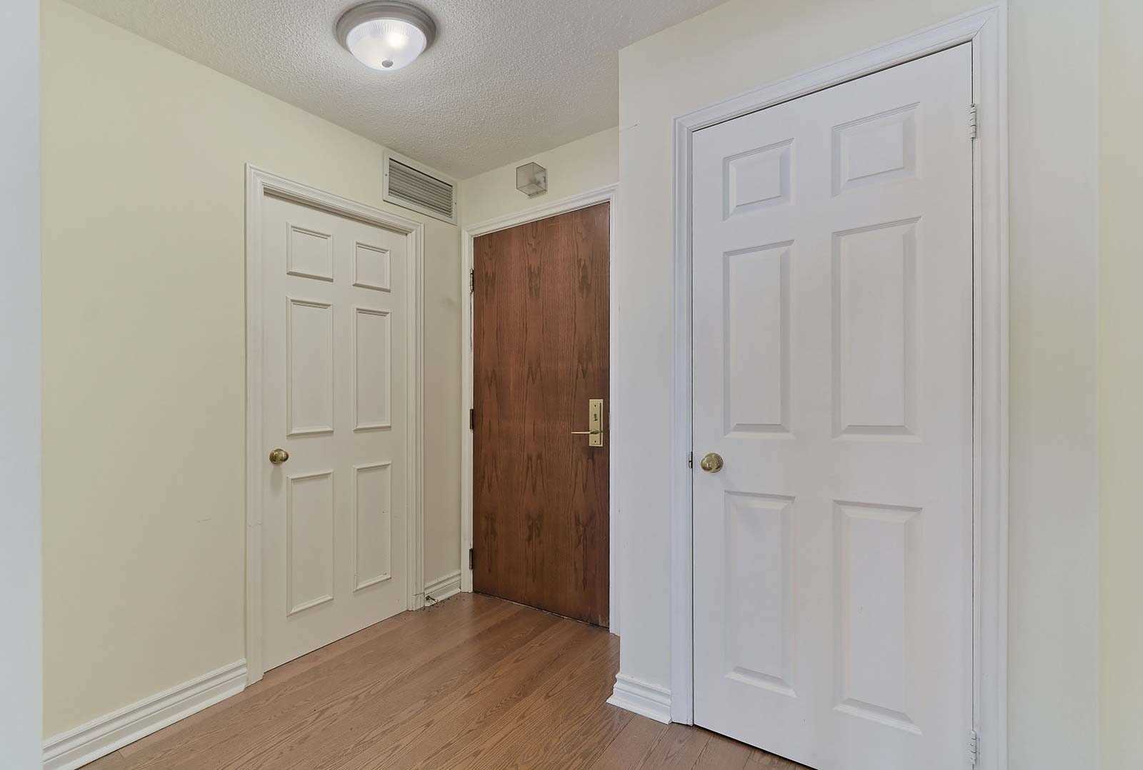 1177 Yonge St, #403