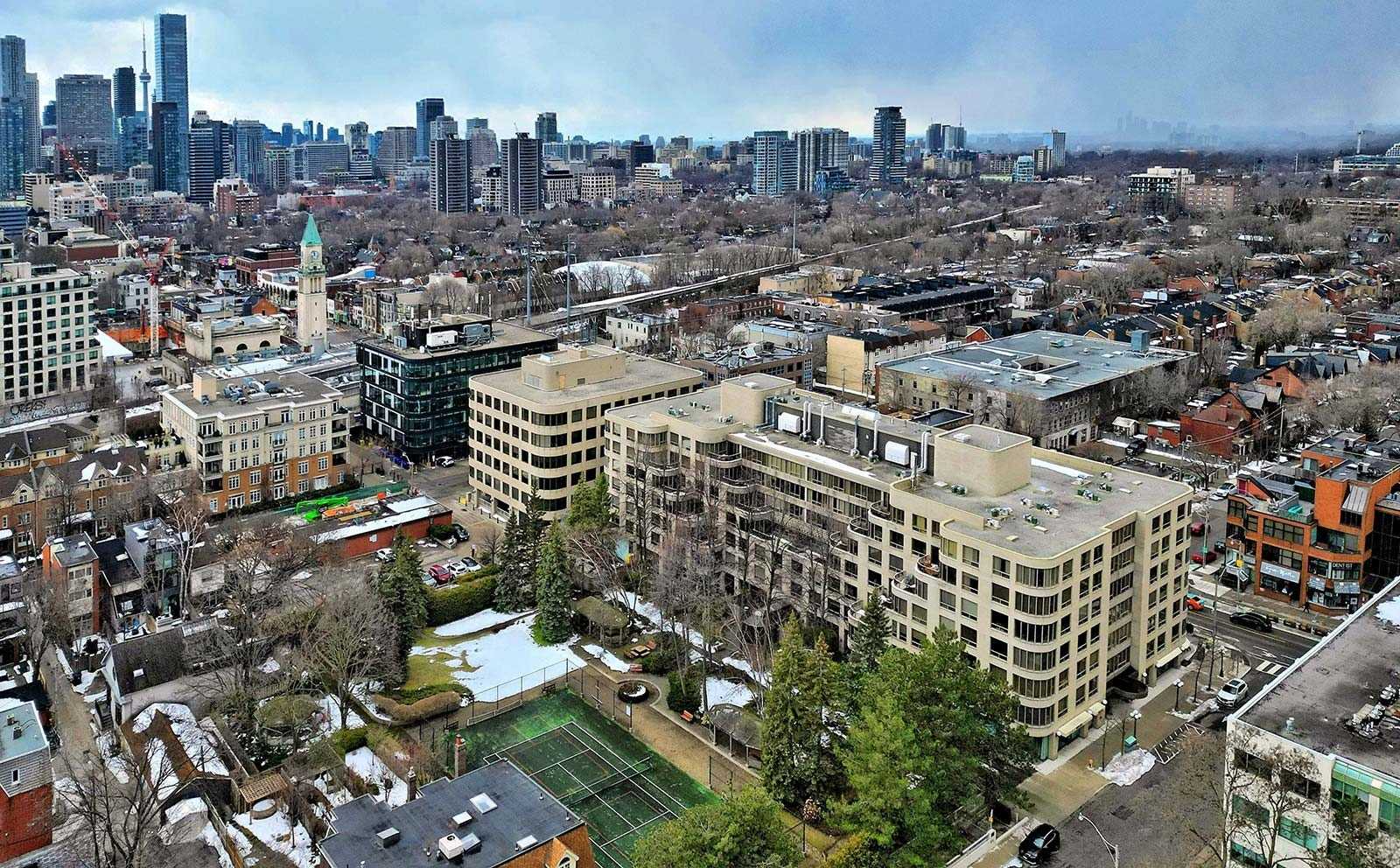 1177 Yonge St, #403