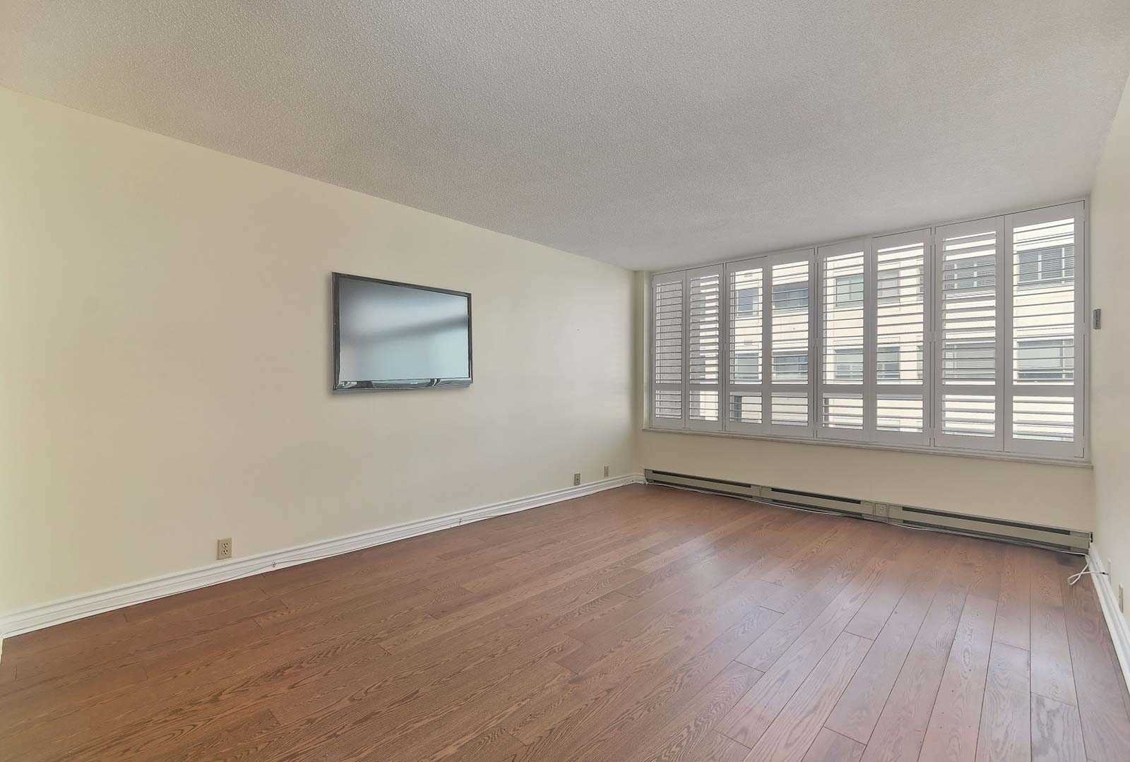 1177 Yonge St, #403
