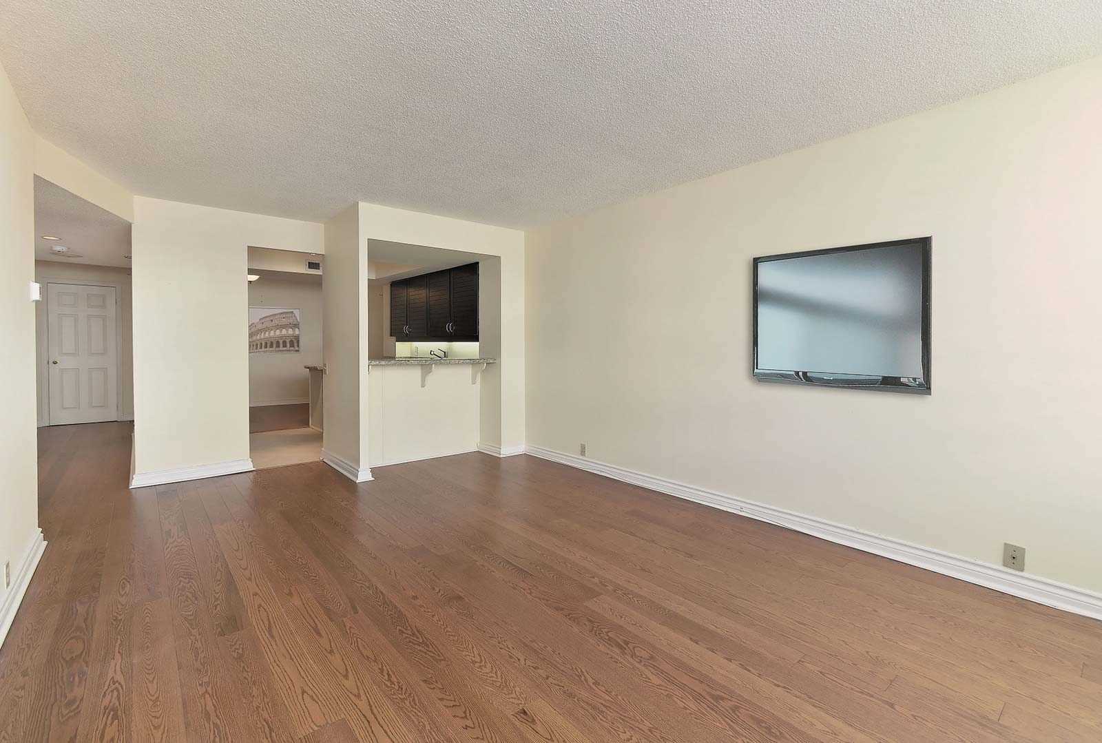 1177 Yonge St, #403