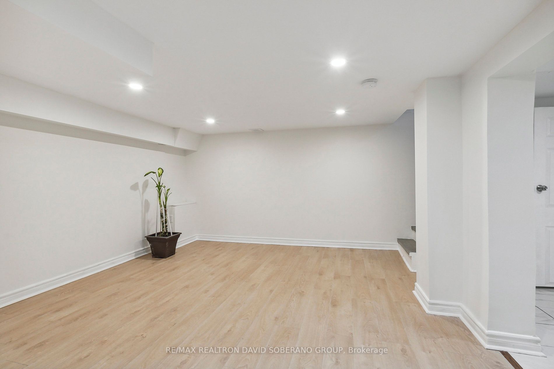 18 Cadillac Ave