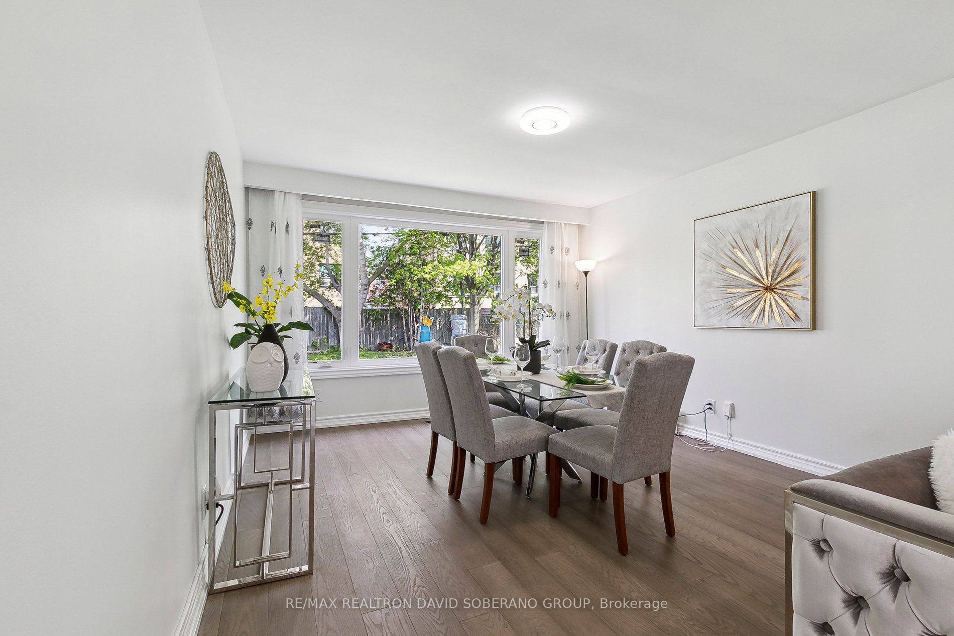 18 Cadillac Ave