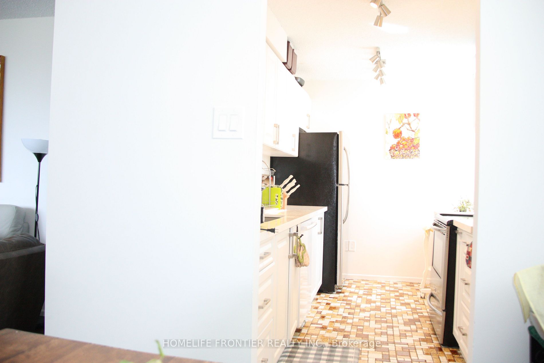 5 Old Sheppard Ave, #808