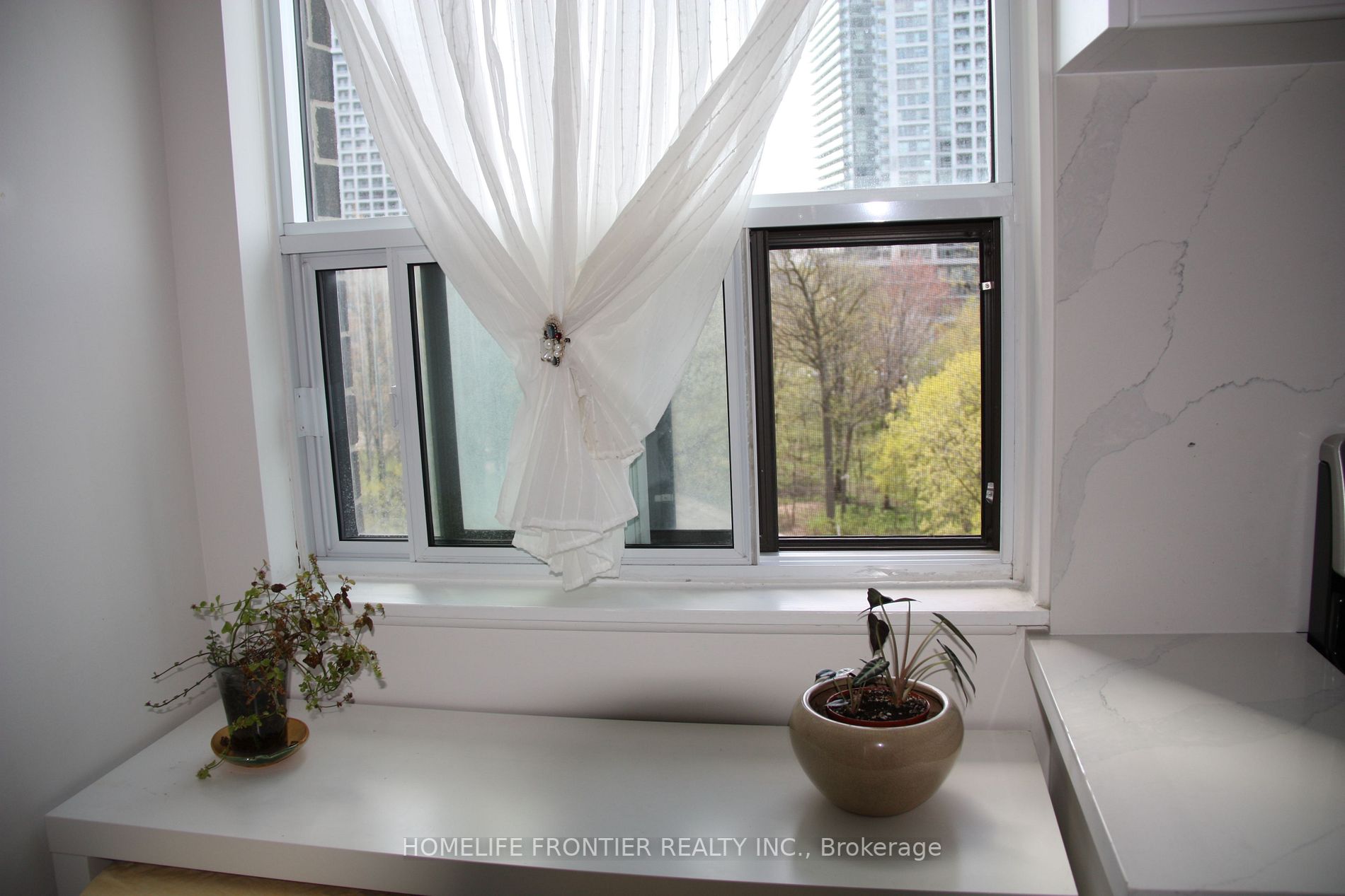 5 Old Sheppard Ave, #808