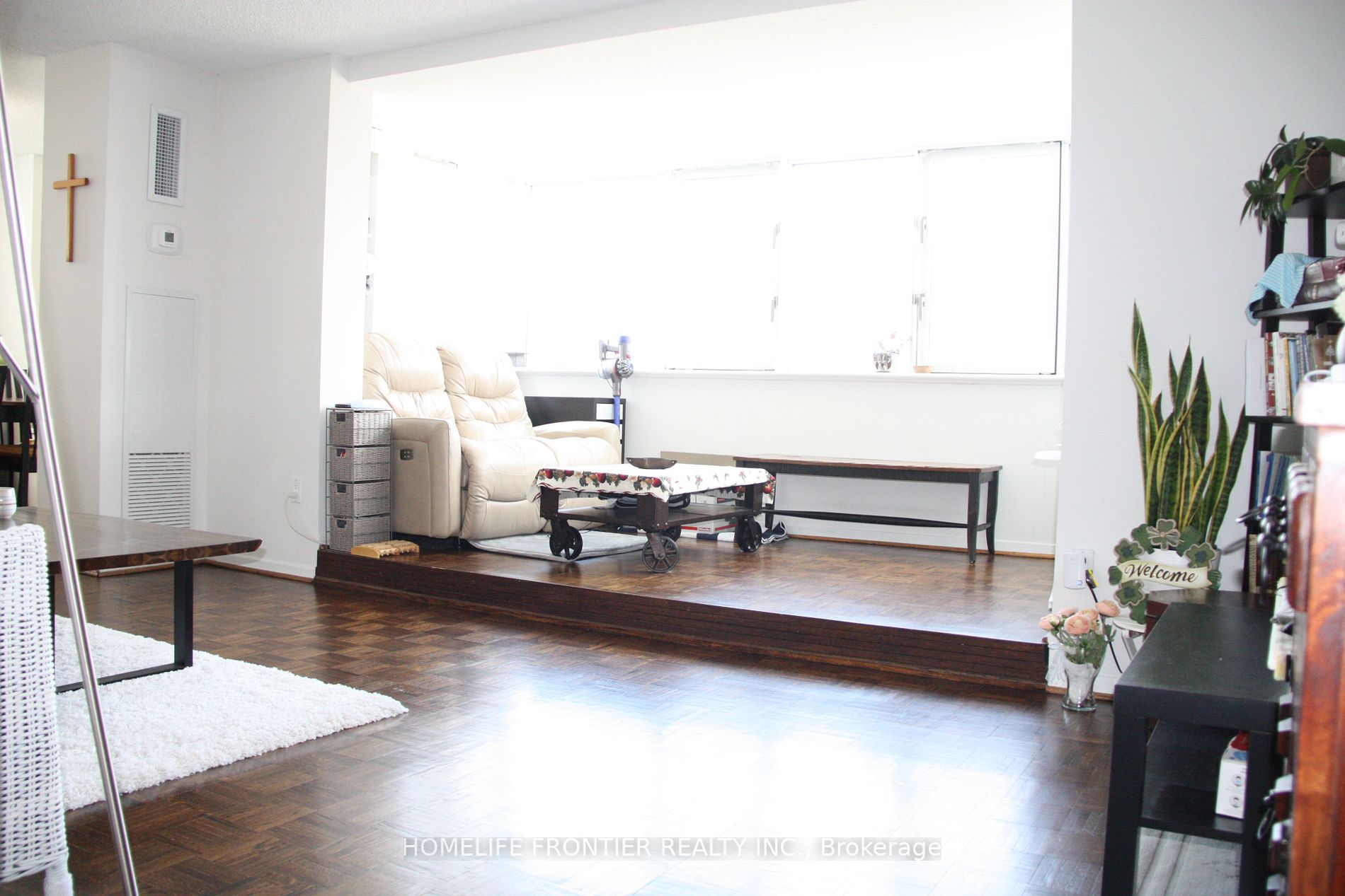 5 Old Sheppard Ave, #808